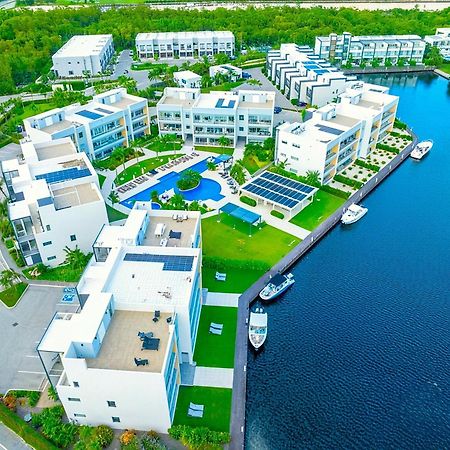 Cayman Luxury Rentals At One Canal Point George Town Exteriör bild