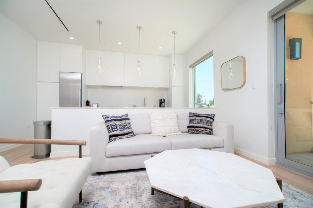 Cayman Luxury Rentals At One Canal Point George Town Exteriör bild