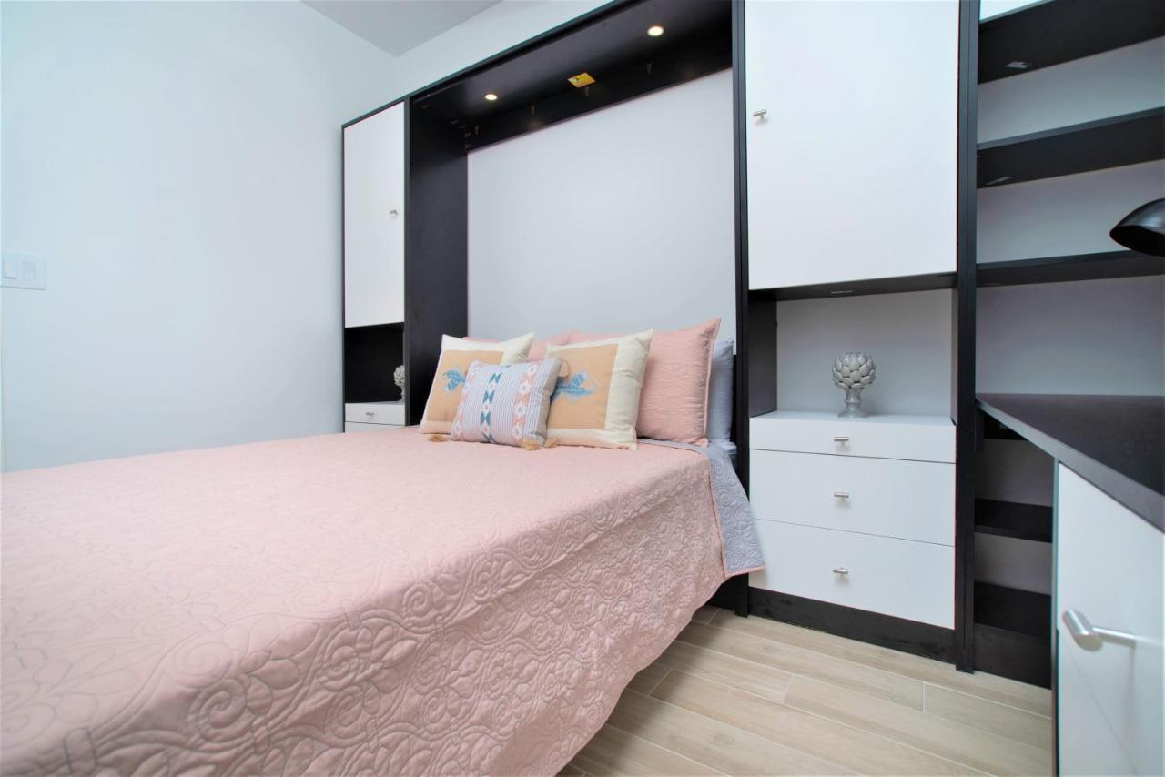 Cayman Luxury Rentals At One Canal Point George Town Exteriör bild