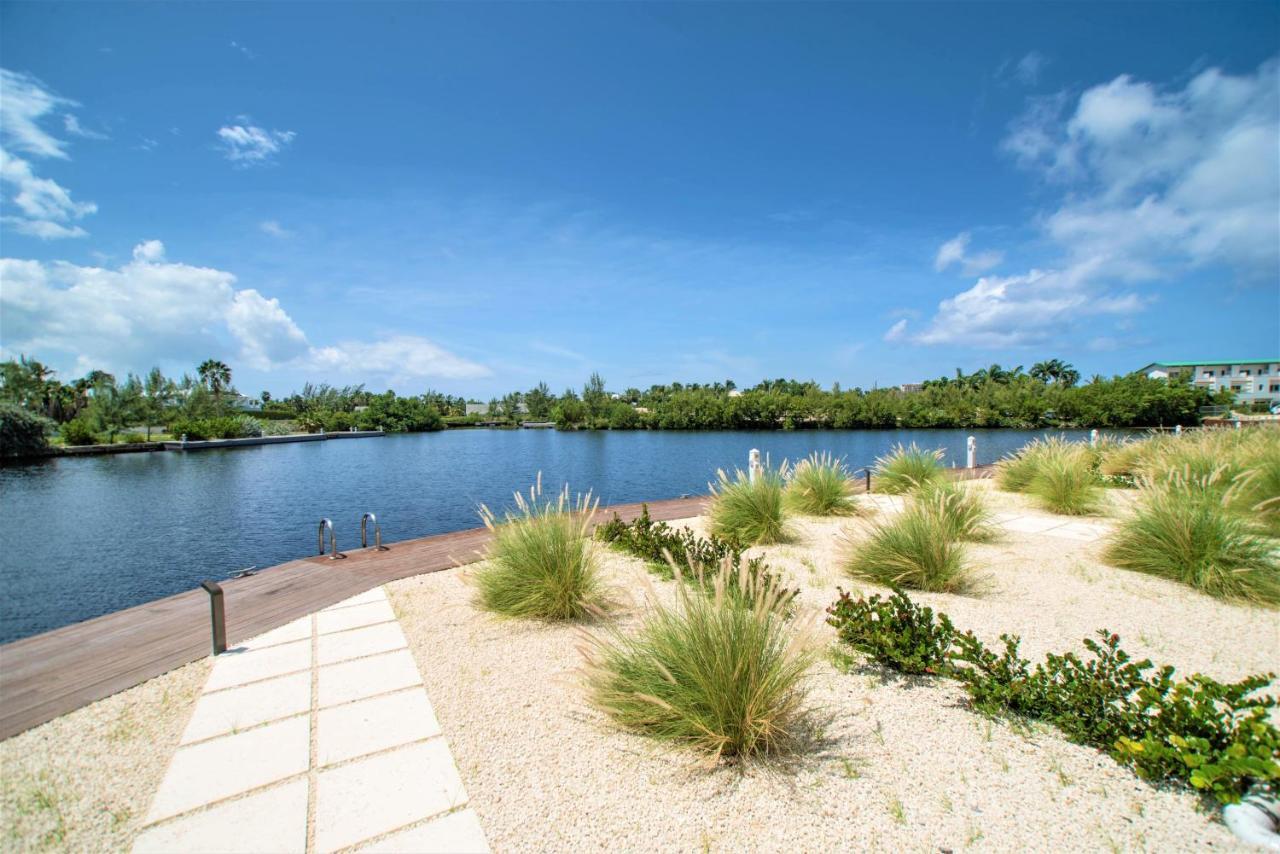Cayman Luxury Rentals At One Canal Point George Town Exteriör bild