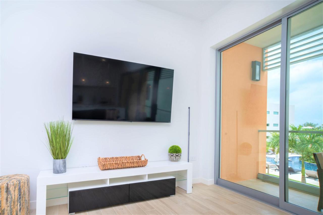 Cayman Luxury Rentals At One Canal Point George Town Exteriör bild