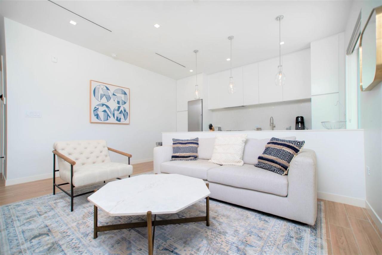 Cayman Luxury Rentals At One Canal Point George Town Exteriör bild