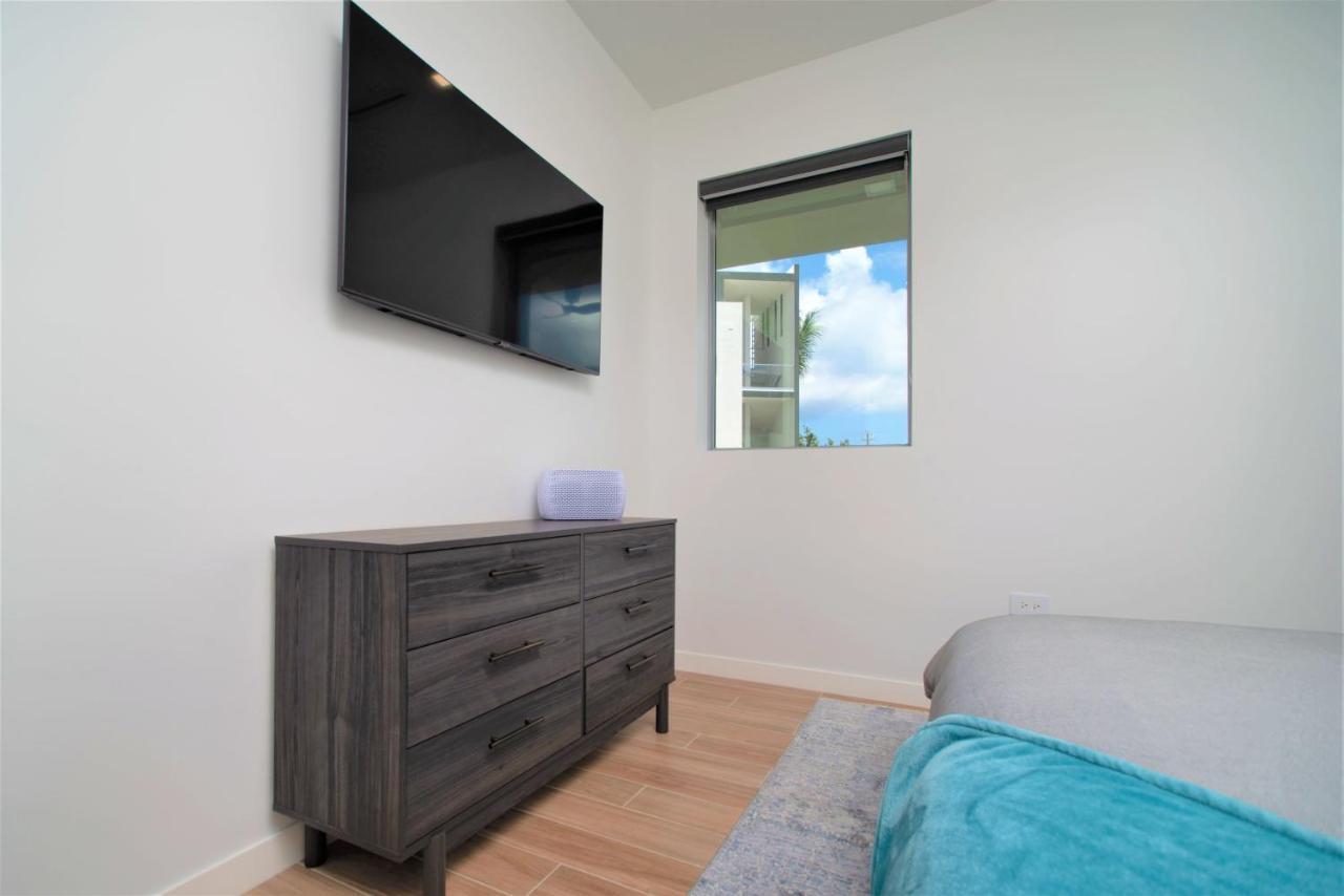 Cayman Luxury Rentals At One Canal Point George Town Exteriör bild