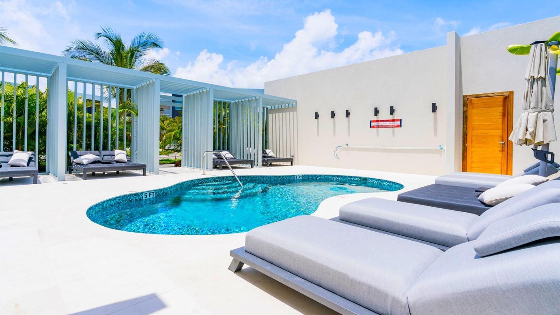 Cayman Luxury Rentals At One Canal Point George Town Exteriör bild