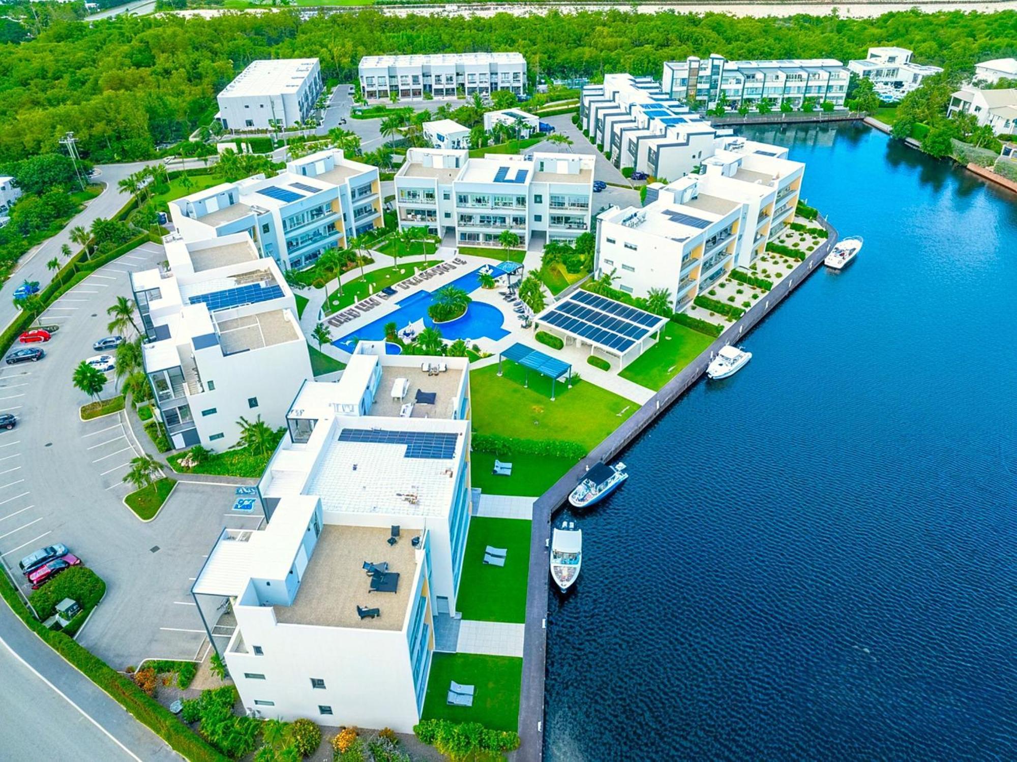 Cayman Luxury Rentals At One Canal Point George Town Exteriör bild